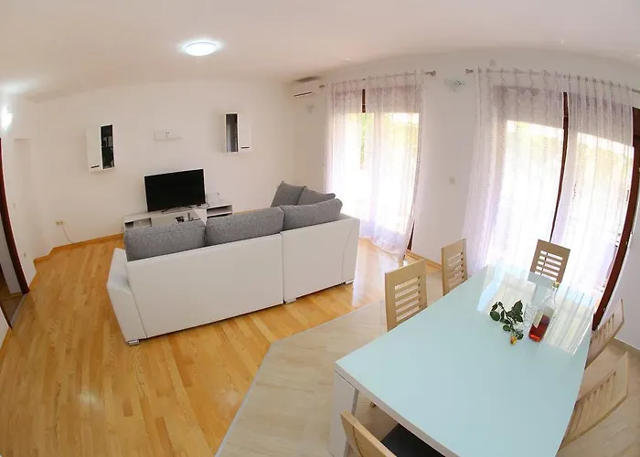 Borik 86 Apartment *